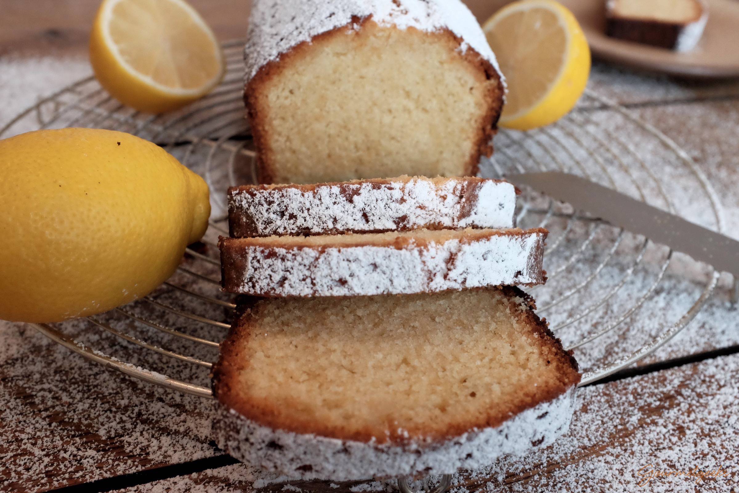 Sommerlich-saftiger Zitronenkuchen - Gourmetgeeks