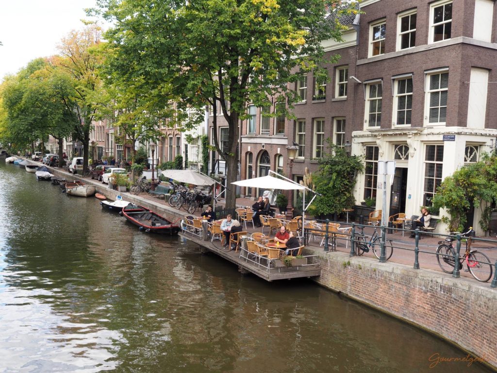 Besser als im 't Smalle kann man einen Kaffee an der Gracht nicht genießen