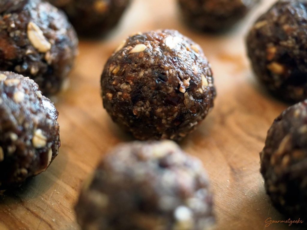 So sollten die Energy Balls nach dem Formen aussehen