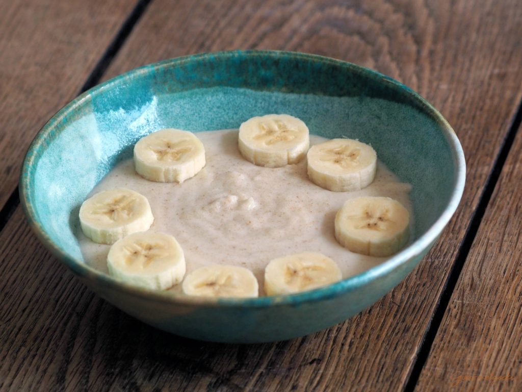 Dinkelgrießbrei mit Bananen