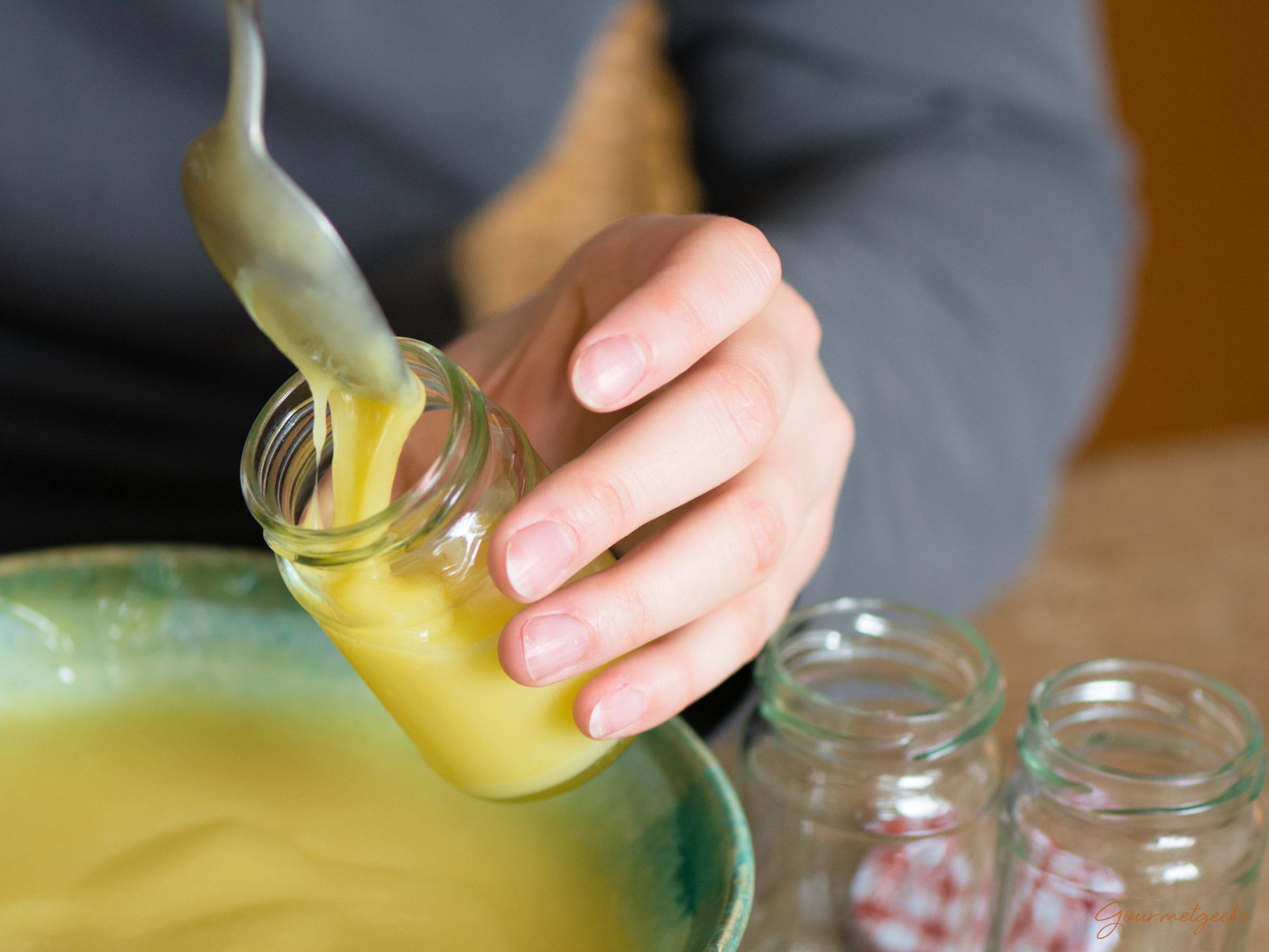 Zum Schluss: Lemon Curd in Gläser abfüllen!